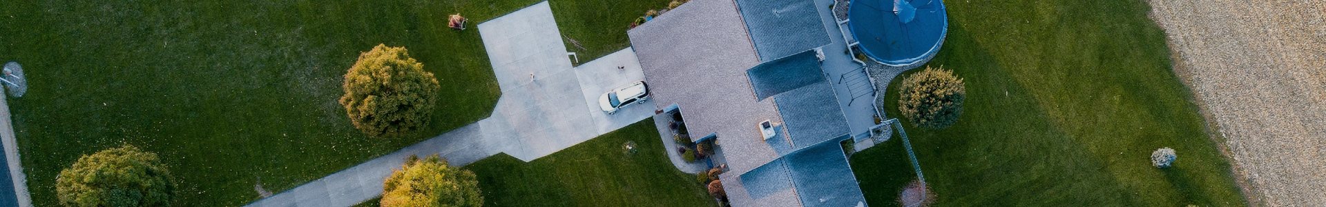 Letecká vizuální kontrola střechy a okapů dronem