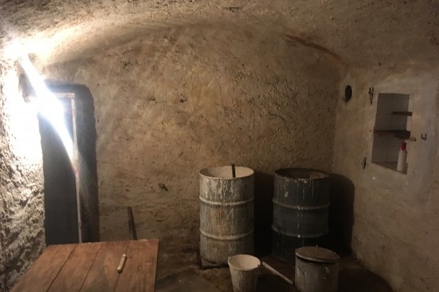 Návrh sanace vlhkého zdiva historické chalupy.