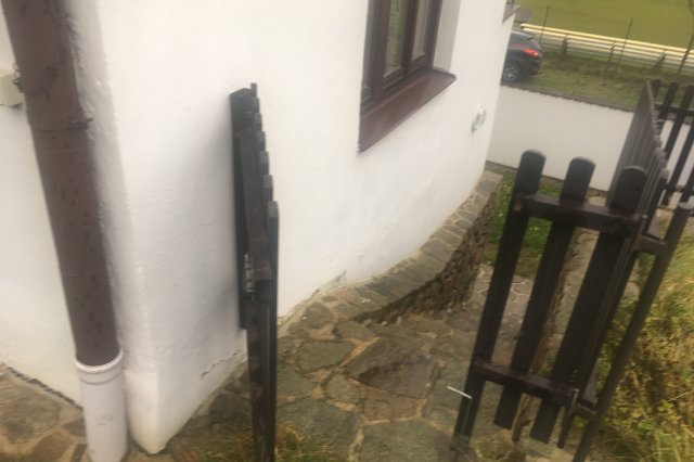 Návrh sanace vlhkého zdiva historické chalupy.