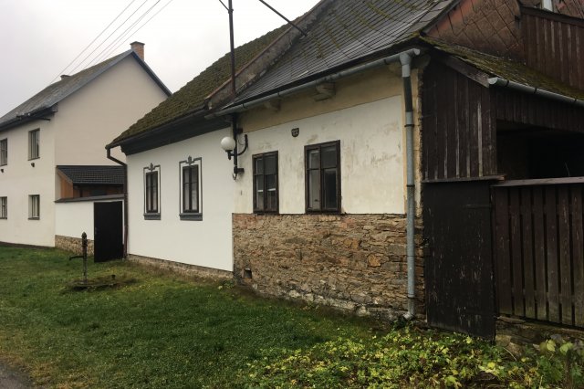 Návrh sanace vlhkého zdiva historické chalupy.