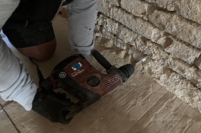 Krémová injektáž zdiva (článek 1/3) – cenově dostupná technologie dodatečné izolace vlhkého zdiva.