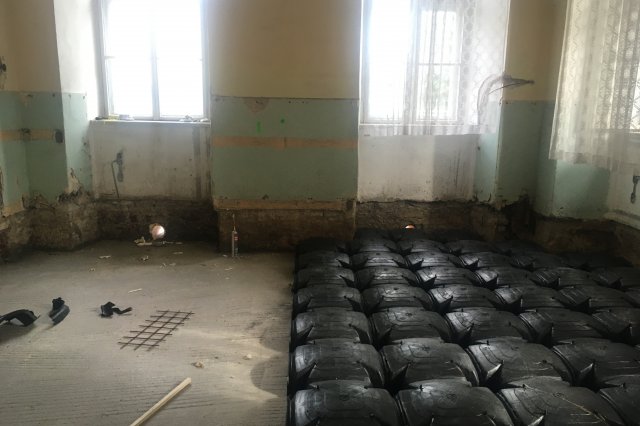 Řešení hydroizolace a odstranění vlhkosti zdiva historického objektu.