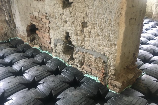 Řešení hydroizolace a odstranění vlhkosti zdiva historického objektu.