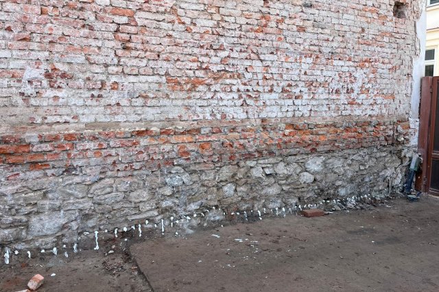 Sanace smíšeného zdiva u historických objektů: Cesta k trvale suchému zdivu.