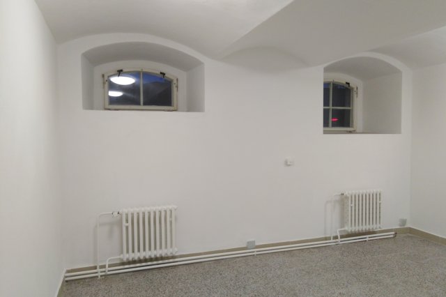 Jak probíhá profesionální sanace vlhkého zdiva krok za krokem.