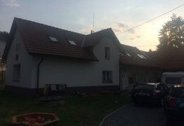 Mirošovice, dodatečná izolace vlhkého zdiva chemickou injektáží.