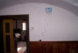 Prorubky, odvlhčení zdiva chalupy pomocí bezdrátové elektroosmózy.