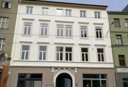 Brno, sanace vlhkého zdiva historického bytového domu metodou aktivní drátové elektroosmózy.