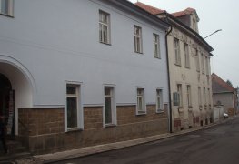 Aktivní elektroosmóza pro odvlhčení zdiva historického objektu.