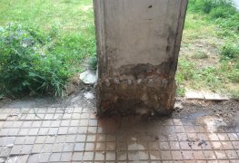 Aktivní elektroosmóza pro odvlhčení zdiva historického objektu.