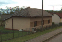 Dodatečné odvlhčení stěn rodinného domu v Matějově aktivní drátovou elektroosmózou.