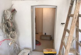 Hydroizolace suterénu rodinného domu z vnitřní strany bez odkopových prací.