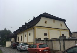 Odvlhčení obvodového zdiva a odstranění vzlínající vlhkosti historického objektu aktivní elektroosmózou.