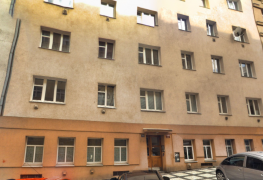 Sanace vlhkého zdiva bytového domu pulzní elektroosmózou.