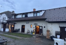 Sanace a izolace vlhkého smíšeného zdiva rodinného domu tlakovou injektáží.