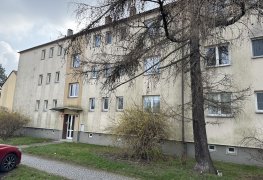 Provedení dodatečné svislé hydroizolace obvodového zdiva bytového domu.