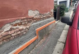 Proč nová fasáda bytového domu vyžaduje suché základy aneb jak pomohla tlaková dvouřadá injektáž. – reference 8
